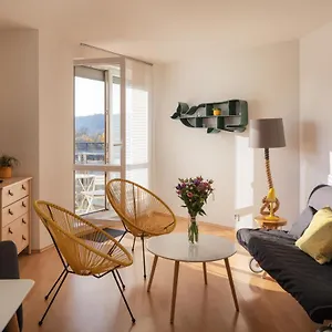 Sunny In Modrany By Days Apartment Prag